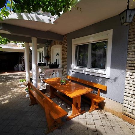 Apartments Sanda Tribunj Трибунь Екстер'єр фото