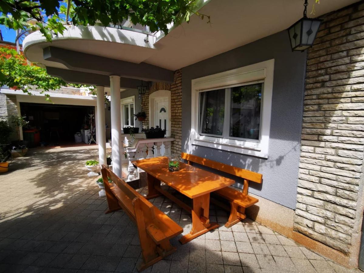 Apartments Sanda Tribunj Трибунь Екстер'єр фото