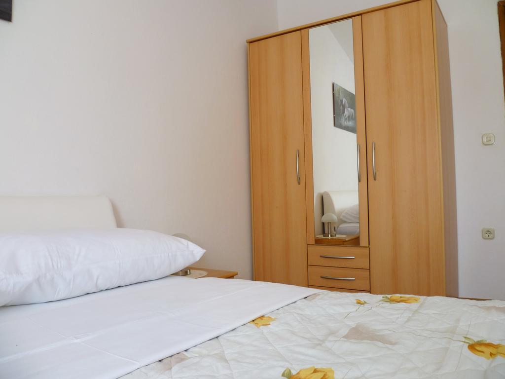 Apartments Sanda Tribunj Трибунь Екстер'єр фото