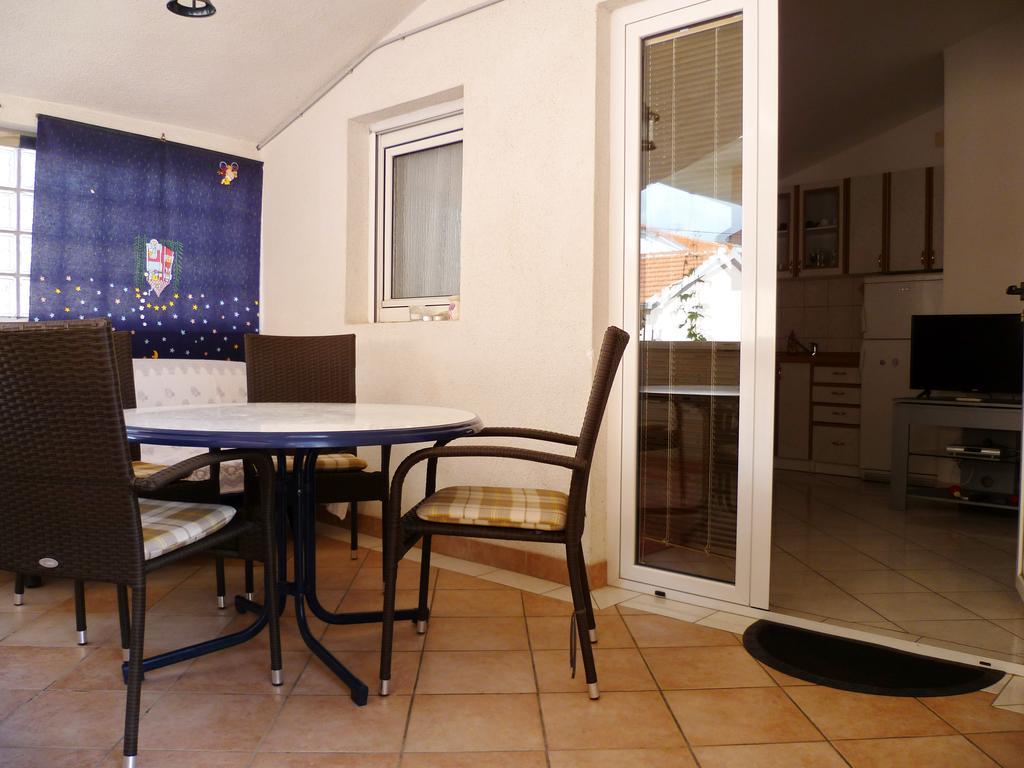 Apartments Sanda Tribunj Трибунь Екстер'єр фото