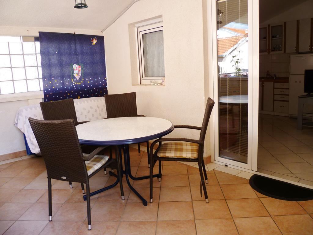 Apartments Sanda Tribunj Трибунь Екстер'єр фото