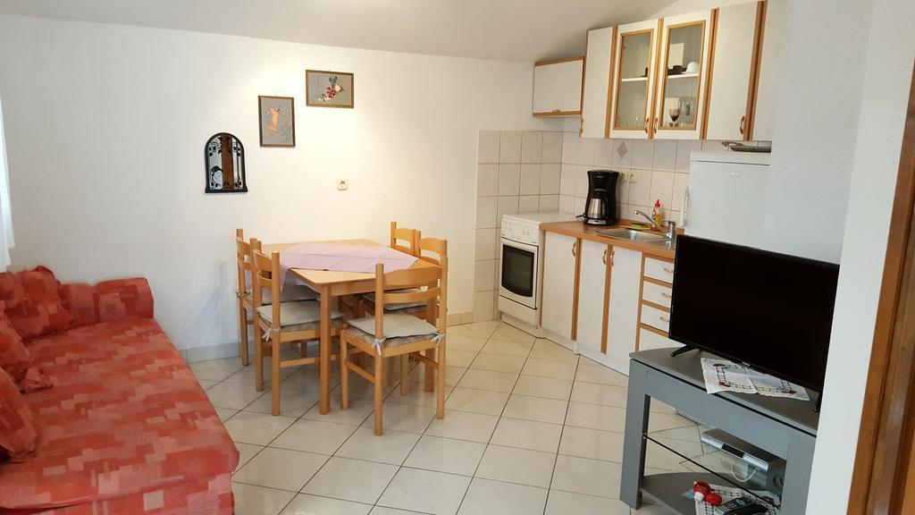 Apartments Sanda Tribunj Трибунь Екстер'єр фото