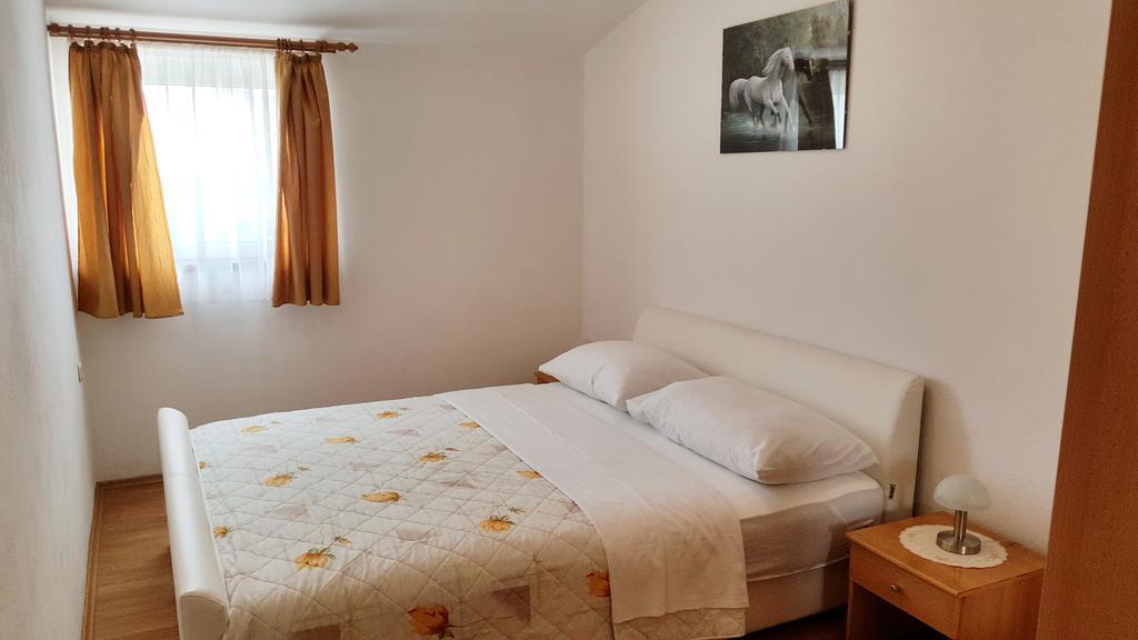 Apartments Sanda Tribunj Трибунь Екстер'єр фото