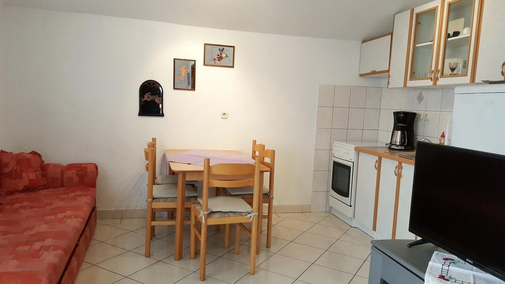 Apartments Sanda Tribunj Трибунь Екстер'єр фото