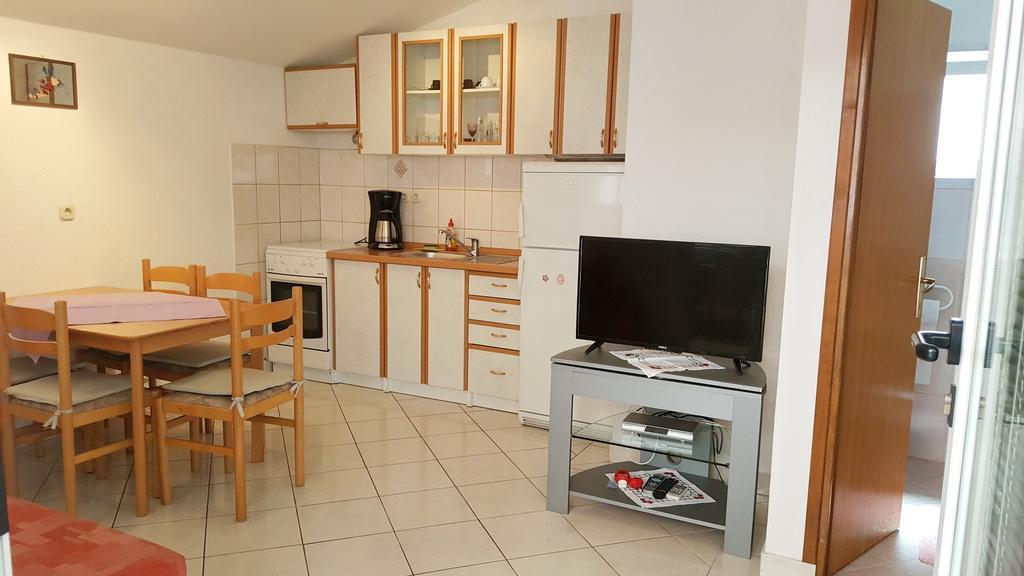 Apartments Sanda Tribunj Трибунь Екстер'єр фото