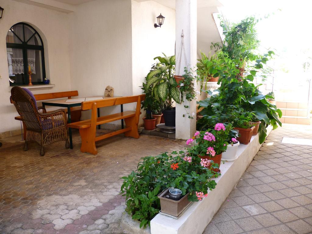 Apartments Sanda Tribunj Трибунь Екстер'єр фото