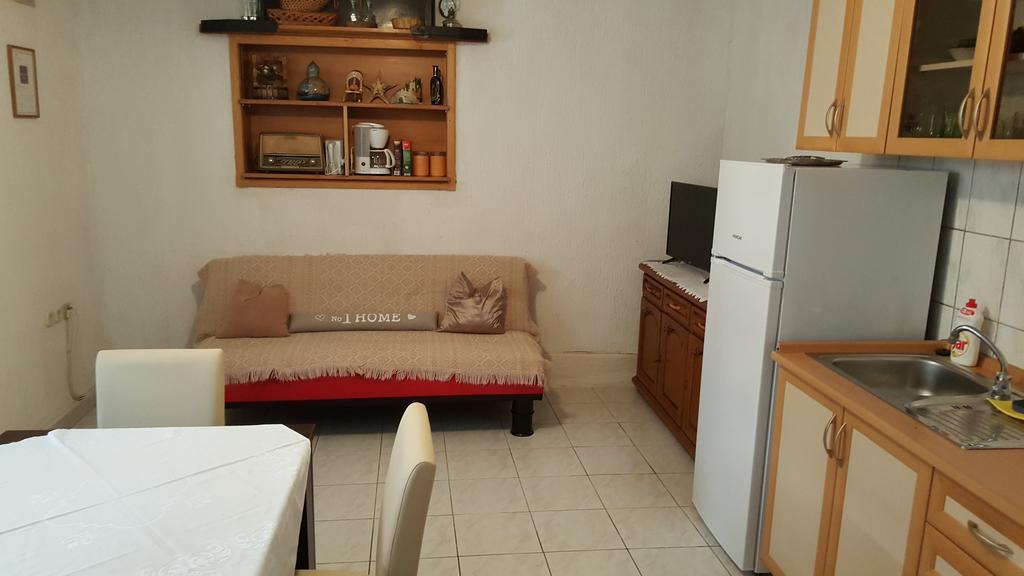 Apartments Sanda Tribunj Трибунь Екстер'єр фото